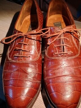 Men's Cognac Croc-Embossed Leather Derby Shoes (204)